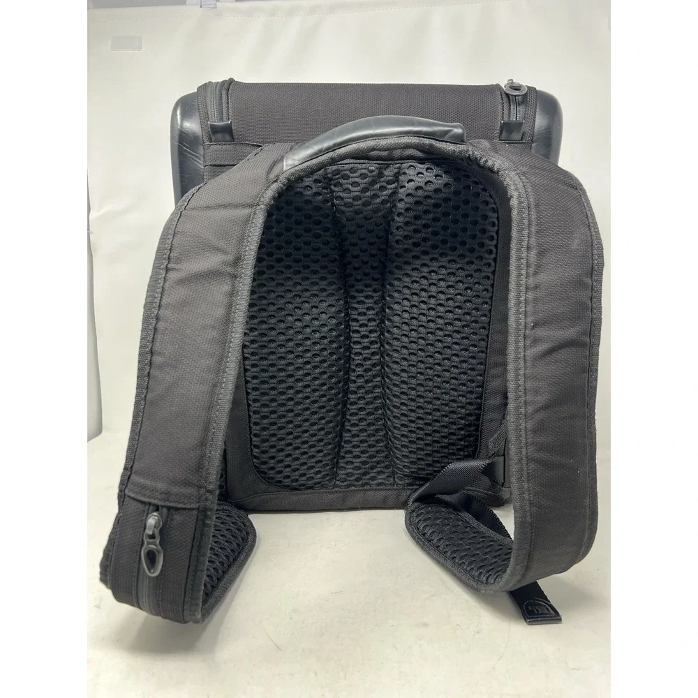 Tumi excellent used